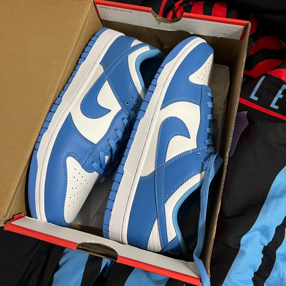 Nike low drunks. “ unc “ powder blue